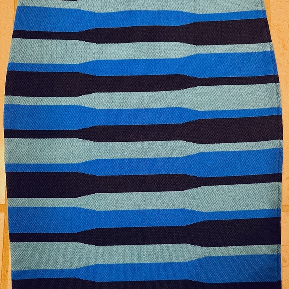 BCBG Stretch Striped Skirt - Picture 2 of 4